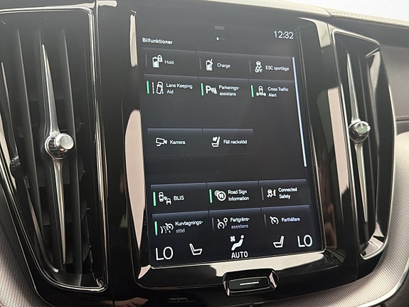 Volvo XC60 24 of 30