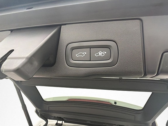 Volvo XC60 10 of 30