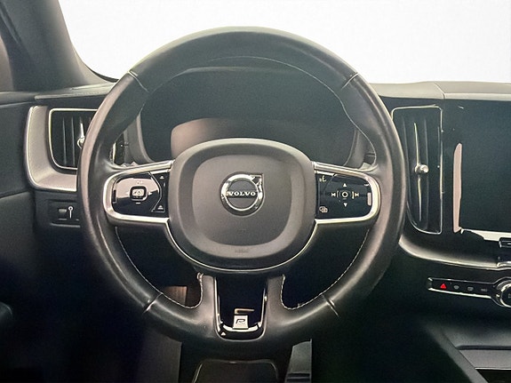 Volvo XC60 16 of 30