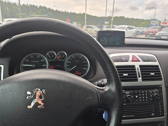 Peugeot 307 SW 7 of 14