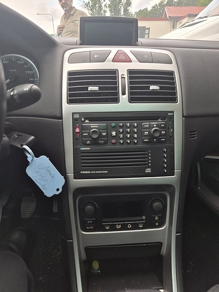 Peugeot 307 SW 12 of 14
