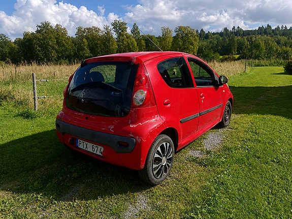 Peugeot 107 2 of 7
