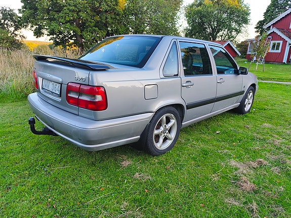 Volvo S70 2 of 5