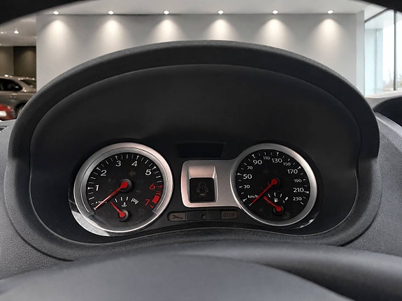 Renault Clio 7 of 9