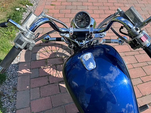 Suzuki Intruder VS 800 GL 3 of 3