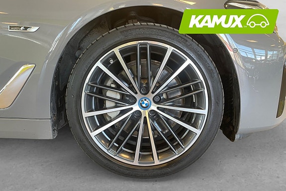 BMW 530e 8 of 26