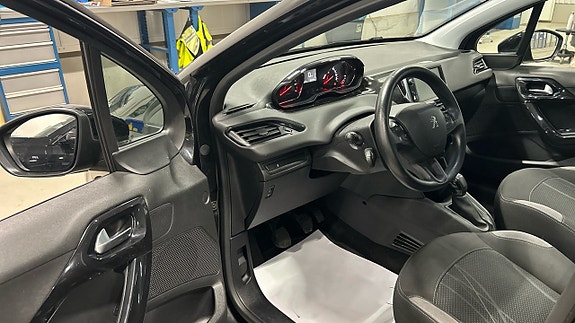 Peugeot 208 6 of 15