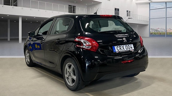Peugeot 208 2 of 15