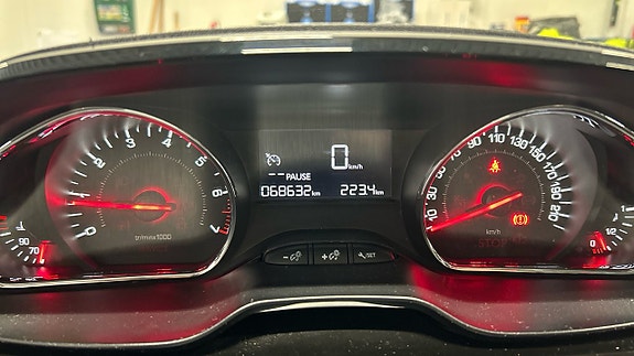 Peugeot 208 15 of 15