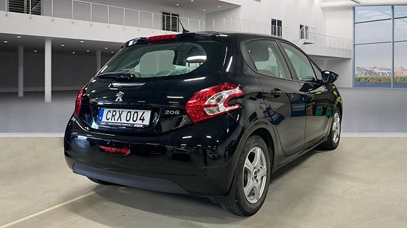 Peugeot 208 3 of 15