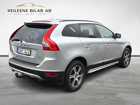 Volvo XC60 8 of 23