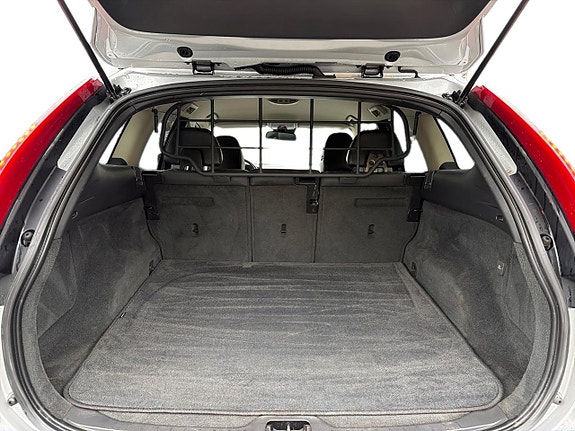 Volvo XC60 12 of 23