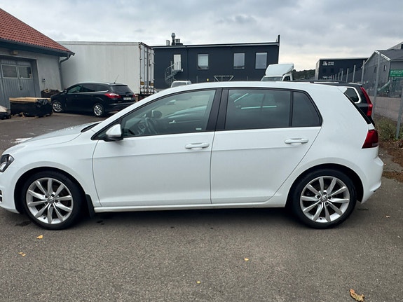 Volkswagen Golf VII 6 of 9