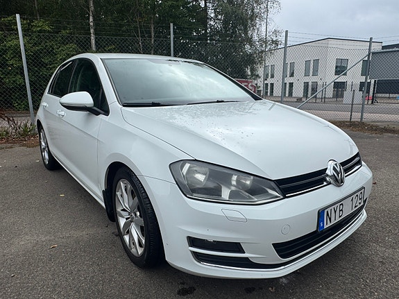 Volkswagen Golf VII 3 of 9