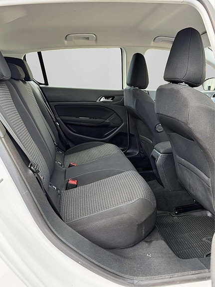 Peugeot 308 20 of 24
