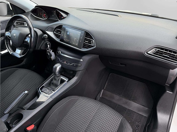 Peugeot 308 23 of 24