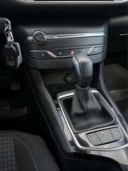Peugeot 308 16 of 24