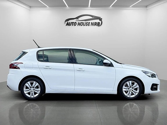 Peugeot 308 11 of 24