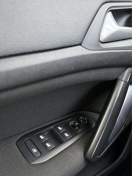 Peugeot 308 19 of 24