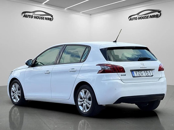 Peugeot 308 8 of 24