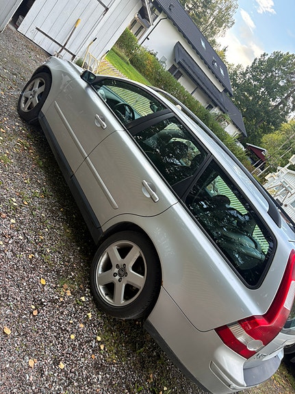 Volvo V50 3 of 13