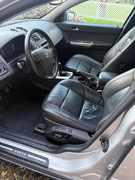 Volvo V50 10 of 13