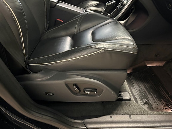 Volvo XC60 17 of 26