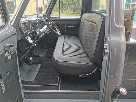 Ford F-100 9 of 25