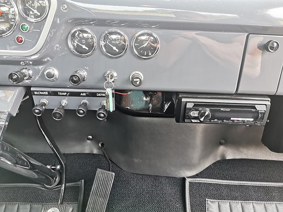 Ford F-100 13 of 25