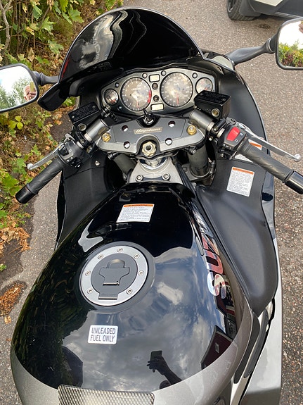 Suzuki GSX1300R Hayabusa 2 of 4