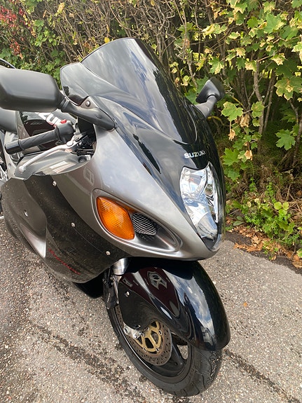 Suzuki GSX1300R Hayabusa 3 of 4