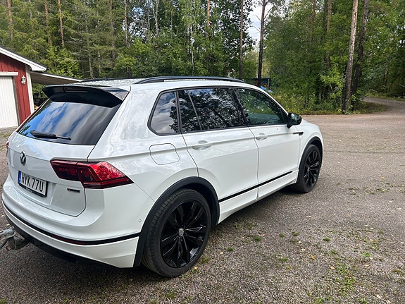 Volkswagen Tiguan 2 of 7