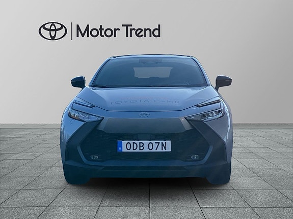 Toyota C-HR 6 of 12