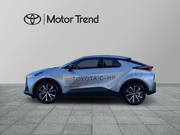 Toyota C-HR 4 of 12