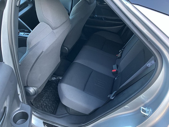 Toyota C-HR 9 of 12