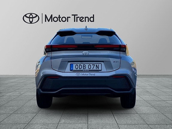 Toyota C-HR 5 of 12
