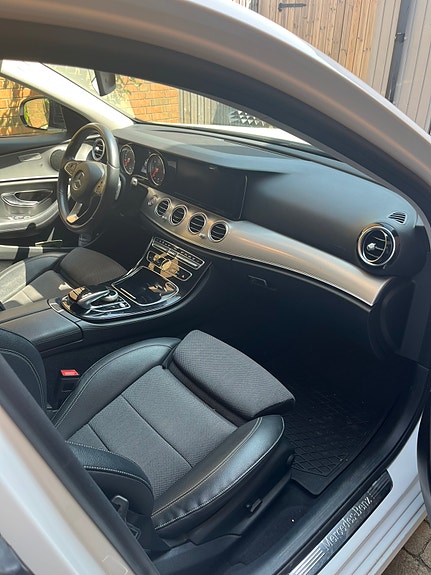 Mercedes-Benz E220 d 6 of 8