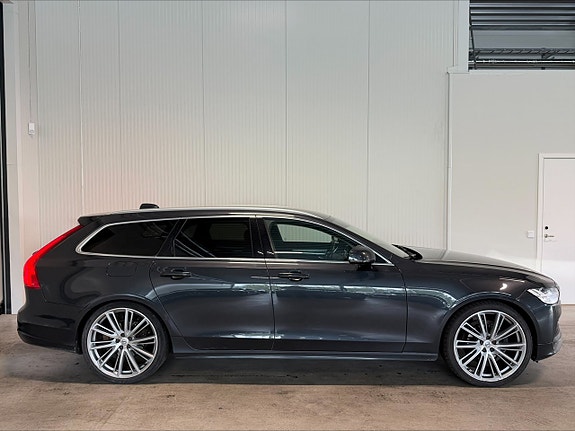 Volvo V90 4 of 27