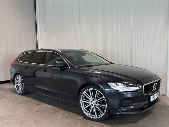 Volvo V90 2 of 27