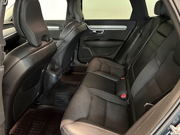 Volvo V90 23 of 27
