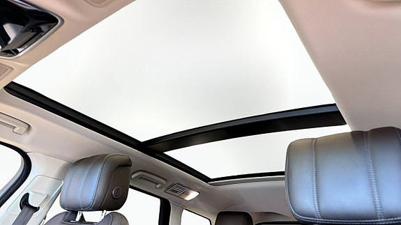 Land Rover Range Rover Sport 13 of 13