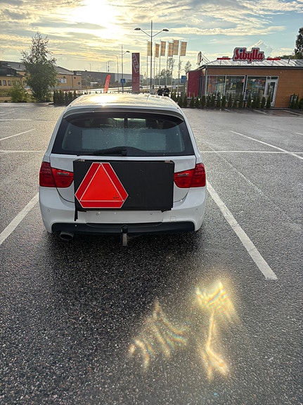 BMW 320d 13 of 14