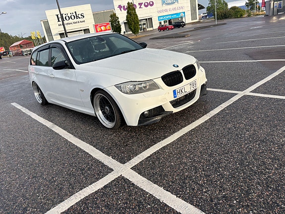BMW 320d 12 of 14