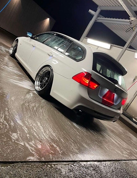 BMW 320d 9 of 14