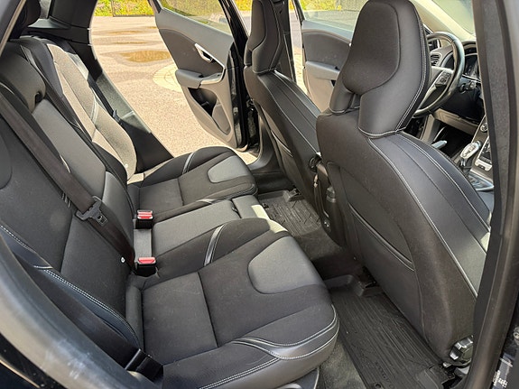 Volvo V40 9 of 12
