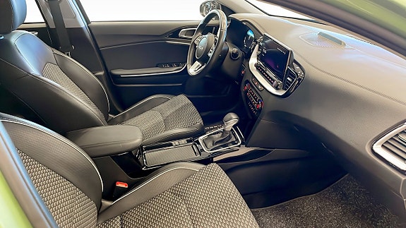 Kia XCeed 3 of 12