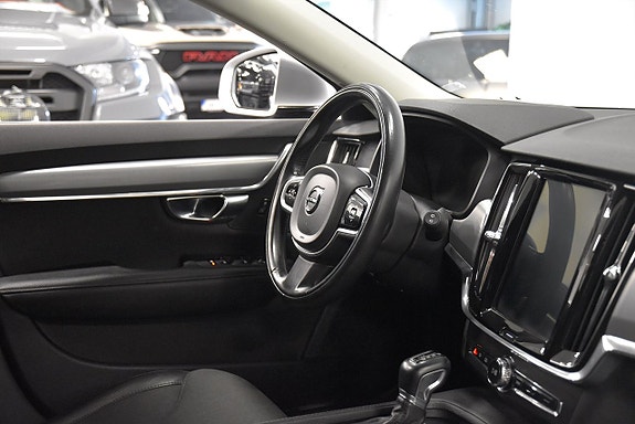 Volvo V90 8 of 23