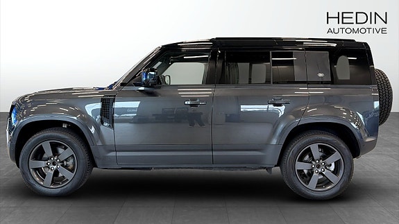 Land Rover Defender 110 6 of 12