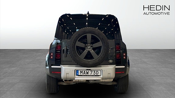 Land Rover Defender 110 7 of 12