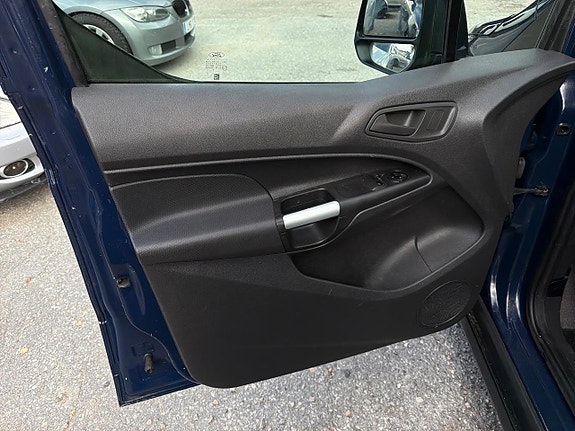 Ford Transit Connect 19 of 20